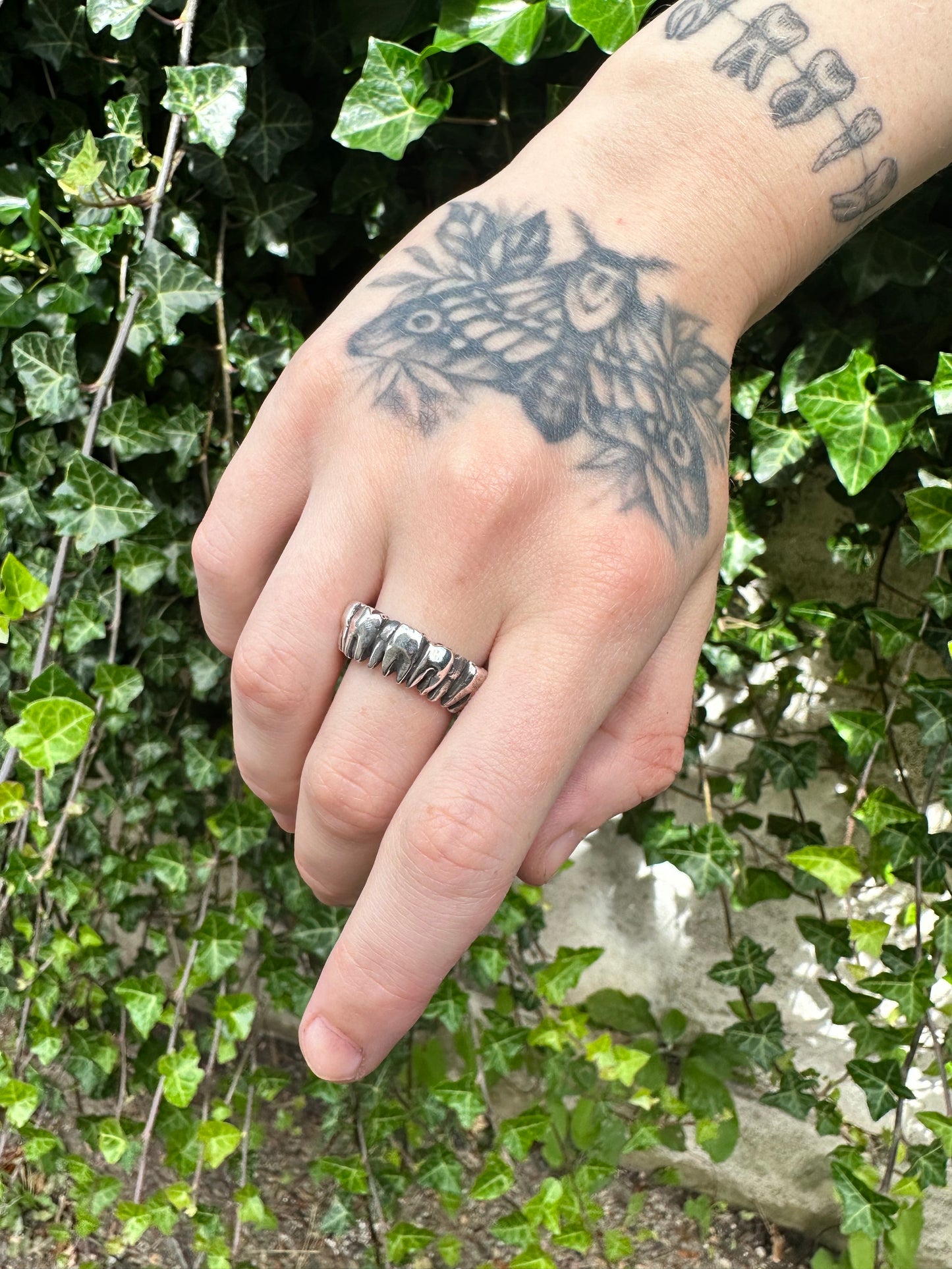 Tooth Band Ring